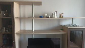 Продаю срочно раздвижной диван, стенку, прихожую