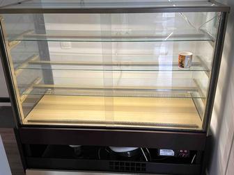 Продам витринный холодильник