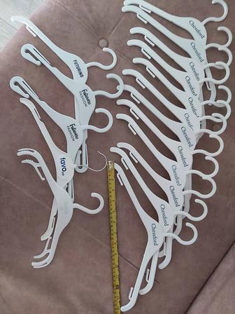 21 шт плечиков 36 и 31 см