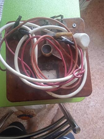 Продаю зарядное устройство для зарядки аккумуляторов автомобиля