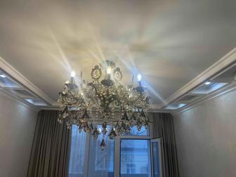 Продам шикарную люстру