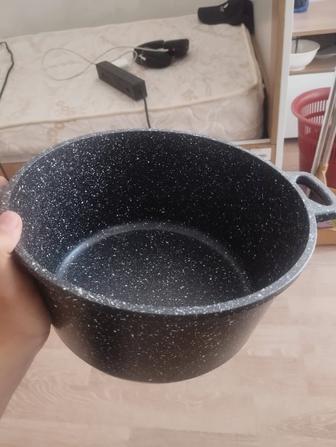Казан и отпариватель, сковородка и чайник