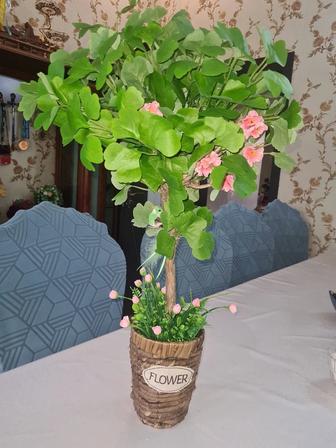 цветущее дерево