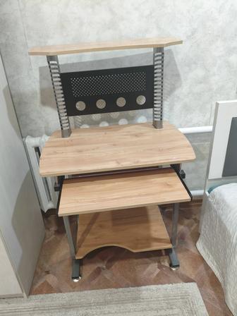 Компьютерный столик