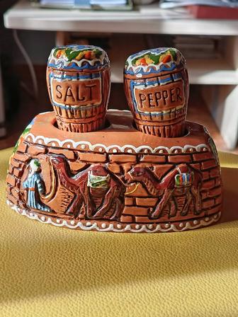 Продам новые солонка и перечница из керамики, Узбекистан