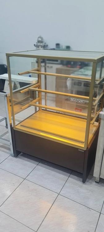 Витринный холодильник Carboma