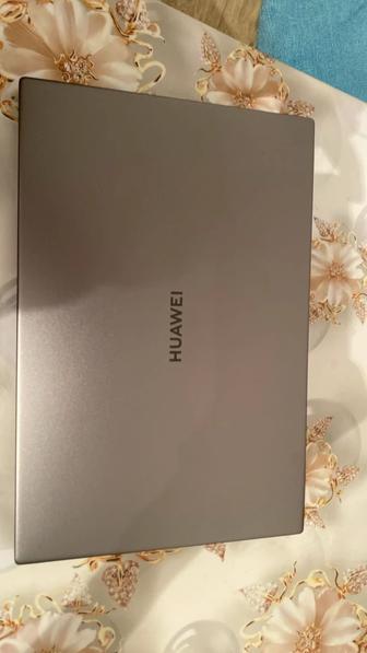 Продам б/у ноутбук Huawei