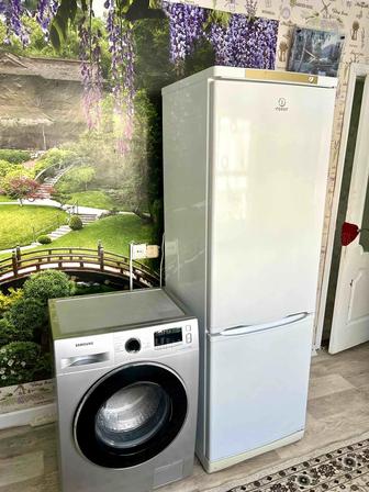 Продам Холодильник с Машинкой