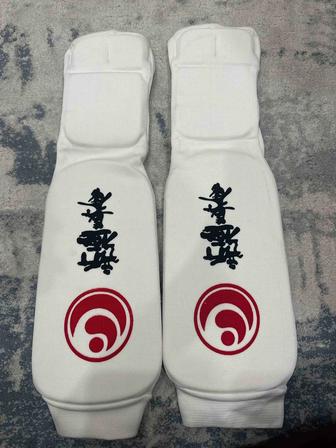 Защитные накладки для голени