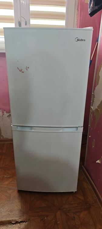Холодильник Midea HD-179RN