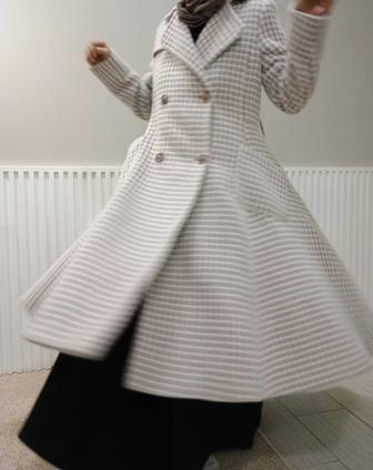 Шикарное шерстяное пальто