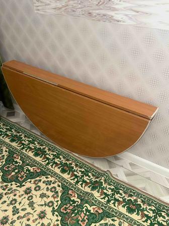 Срочно продам круглый стол