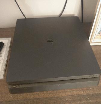 Игровая приставка PS4