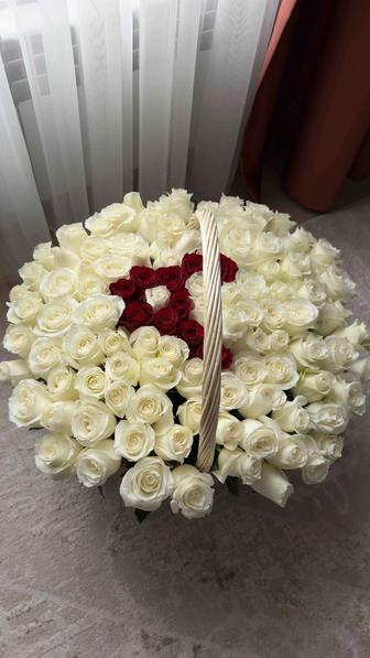 Цветы в корзине 101 роза