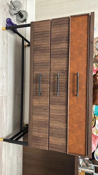 Комод и туалетный столик