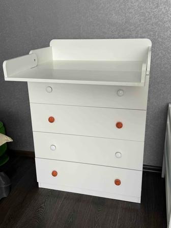 Пеленальный стол-комод