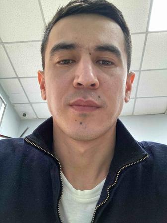 Администратором, менеджером, тренер, разнорабочий.