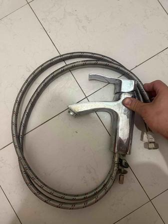 Смеситель на раковину б/у