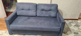 Срочно продается диван и кресло