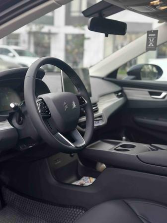 Аренда автомобиля Hongqi E-QM5 для Яндекс такси