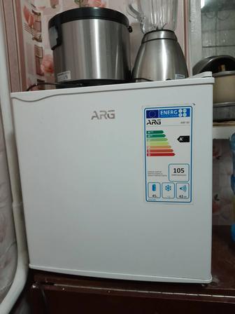 Продам мини холодильник