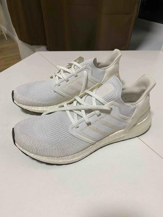 Кроссовки adidas оригинальные, практически новые