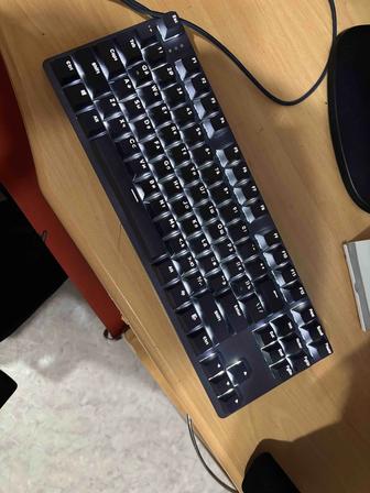 Продам клавиатуру