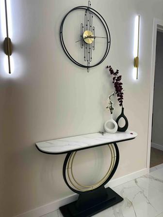 Консоль с часами и с бра в комплекте