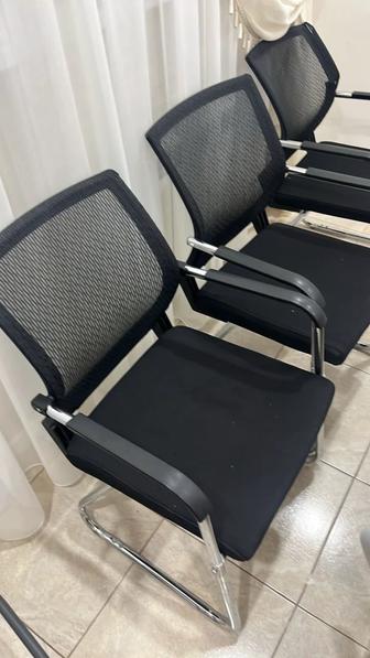 Продам офисные стулья