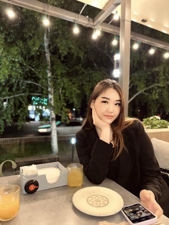 Мастер по наращиванию ресниц