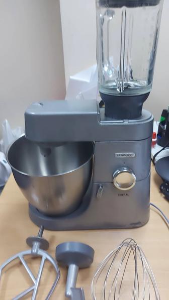 Продам кухонный комбайн Kenwood