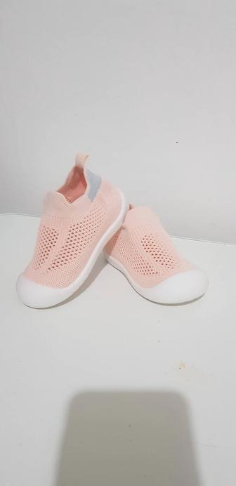 Продам кеды для девочки