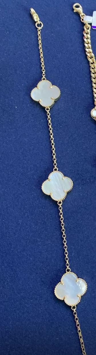 Золотой браслет Van Cleef