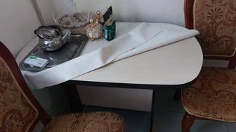 Продам стол кухонный
