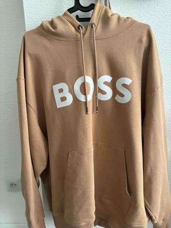 Почти новая худи BOSS Оверсайз