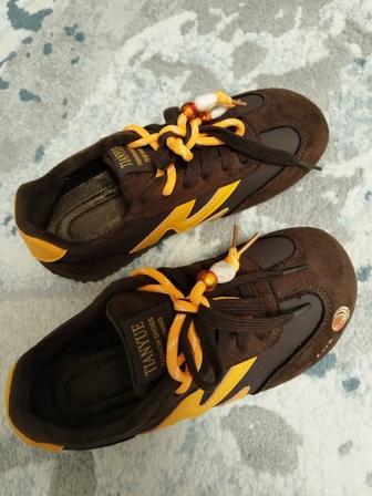 Продам кроссовки