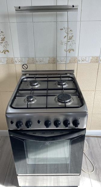 Газовая плита Indesit (Вытяжка в подарок)