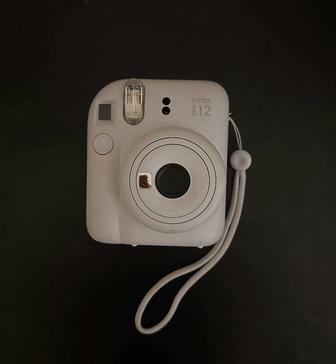 Instax Mini 12 - белый