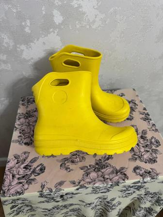 Продам женские сапоги