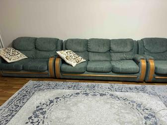 Продам диван с креслами