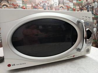 Продам микрововую печь LG