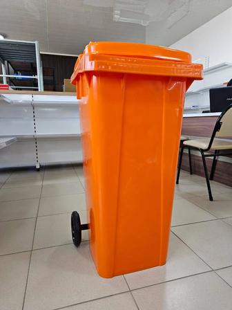 Мусорные контейнеры на колесах 120л