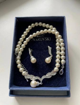 Продам комплект от Swarovski серьги и колье