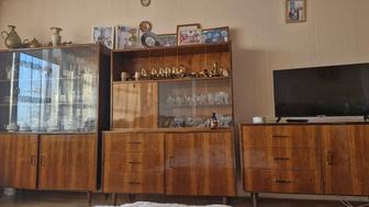 БОЛГАРСКИЕ ШКАФЫ. 2 ТУМБЫ 2 ЧИСТОЕ ДЕРЕВО (антиквариат)