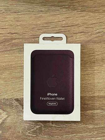 Apple FineWoven Wallet