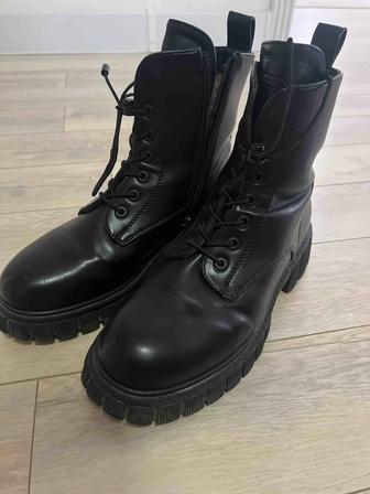 Продам зимние сапоги