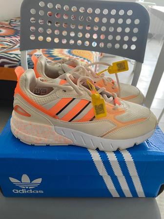 Продаются кроссовки Adidas новые