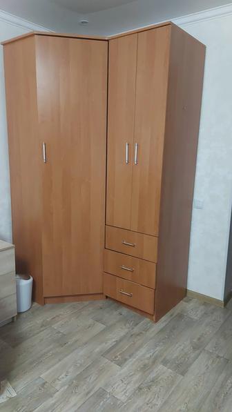 Продам угловой шкаф Комод в подарок