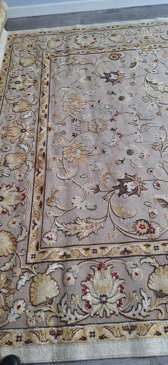 Продам шелковые б/у ковры