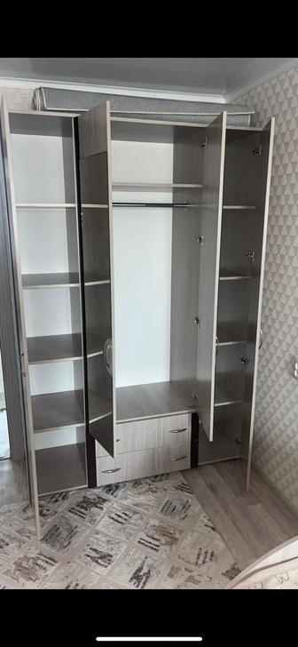Продаю комплект мебели односпальная кровать с матрасом
